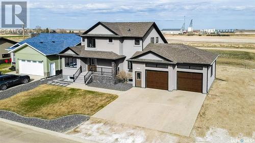 45 Crescent Drive, Avonlea, SK - Outdoor With Facade