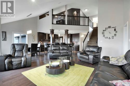 45 Crescent Drive, Avonlea, SK - Indoor Photo Showing Living Room