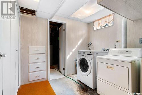 38 Joyce Crescent, Regina, SK - Indoor Photo Showing Laundry Room