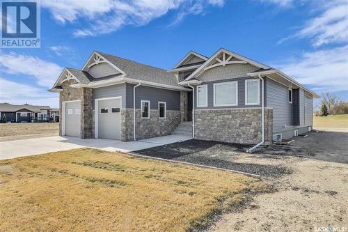 228 Cypress Point, Swift Current, SK - Indoor Photo Showing Kitchen With Upgraded Kitchen