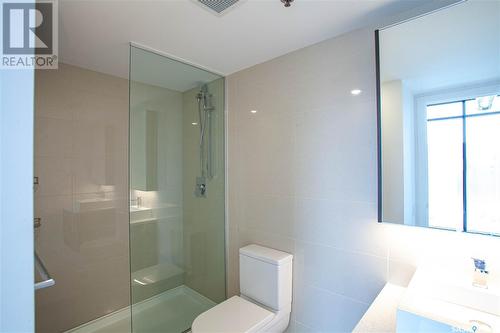 701 490 2Nd Avenue S, Saskatoon, SK - Indoor Photo Showing Bathroom