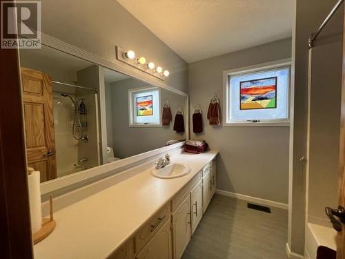1390 N Twelfth Avenue, Williams Lake, BC - Indoor Photo Showing Bathroom
