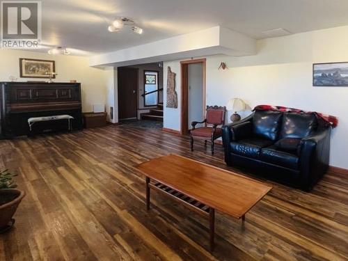 1390 N Twelfth Avenue, Williams Lake, BC - Indoor Photo Showing Living Room