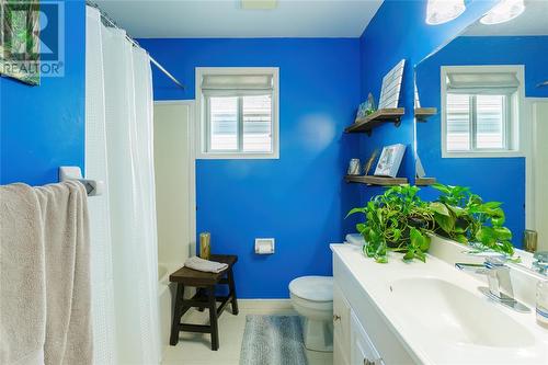 1567 Afton Court, Sarnia, ON - Indoor Photo Showing Bathroom