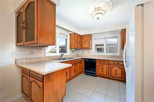 2423 Hensall Street, Mississauga, ON - Indoor Photo Showing Kitchen With Double Sink