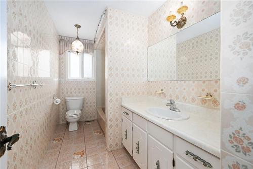 2423 Hensall Street, Mississauga, ON - Indoor Photo Showing Bathroom