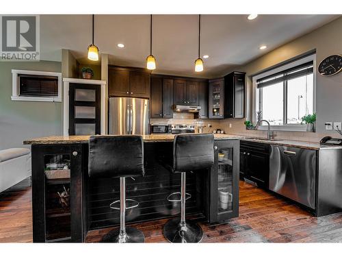 105 Blackcomb Court, Vernon, BC - Indoor Photo Showing Kitchen With Upgraded Kitchen