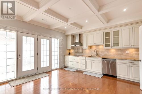 12 Orchard Dr, Mono, ON - Indoor Photo Showing Kitchen With Double Sink With Upgraded Kitchen