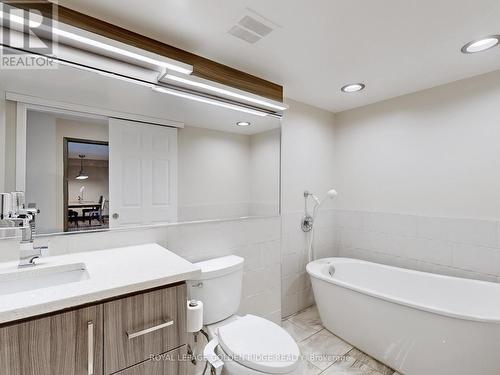1109 - 65 Spring Garden Avenue, Toronto, ON - Indoor Photo Showing Bathroom
