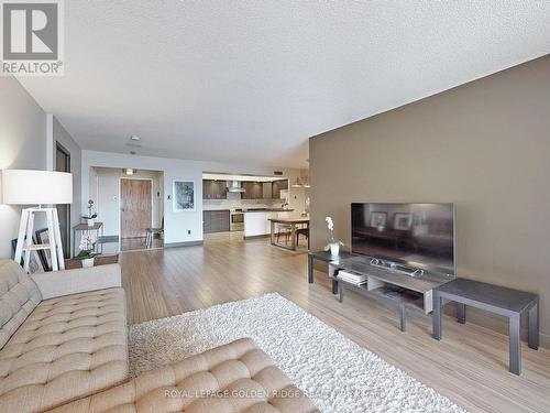 1109 - 65 Spring Garden Avenue, Toronto, ON - Indoor Photo Showing Living Room