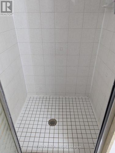 #105 -480 Mclevin Ave, Toronto, ON - Indoor Photo Showing Bathroom