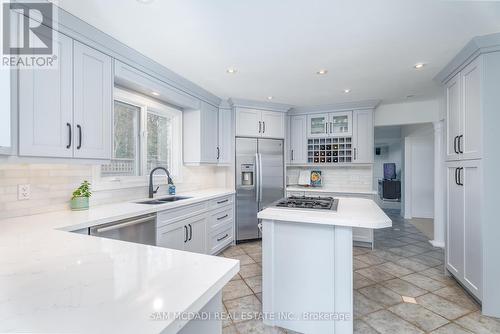 1135 Geran Cres, Mississauga, ON - Indoor Photo Showing Kitchen With Double Sink