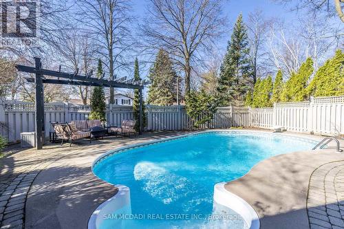 1135 Geran Cres, Mississauga, ON - Outdoor With In Ground Pool With Backyard