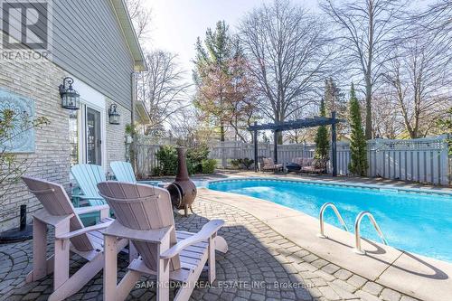 1135 Geran Cres, Mississauga, ON - Outdoor With In Ground Pool