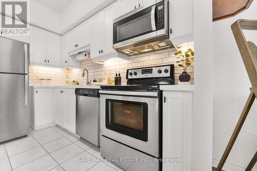 #201 -620 Sauve St, Milton, ON - Indoor Photo Showing Kitchen With Stainless Steel Kitchen With Upgraded Kitchen