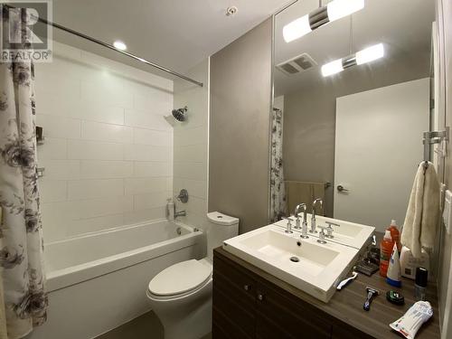 10 9150 University High Street, Burnaby, BC - Indoor Photo Showing Bathroom