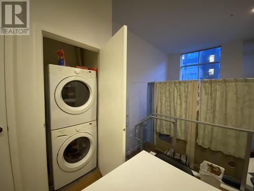 10 9150 University High Street, Burnaby, BC - Indoor Photo Showing Laundry Room