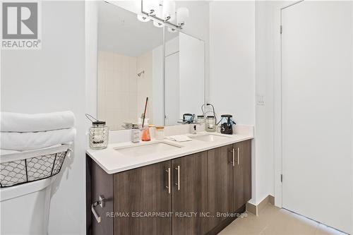 508 - 550 North Service Road, Grimsby, ON - Indoor Photo Showing Bathroom