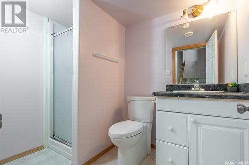D 9 Angus Road, Regina, SK - Indoor Photo Showing Bathroom