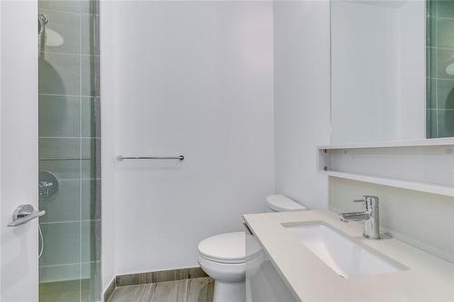 898 Portage Parkway|Unit #1205, Vaughan, ON - Indoor Photo Showing Bathroom