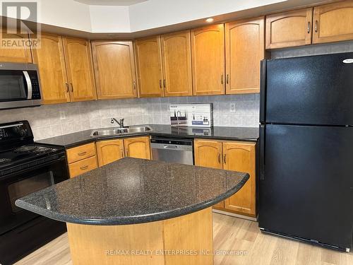 #436 -250 Wellington St W, Toronto, ON - Indoor Photo Showing Kitchen With Double Sink