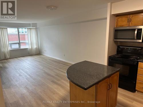 436 - 250 Wellington Street W, Toronto (Waterfront Communities), ON - Indoor Photo Showing Kitchen