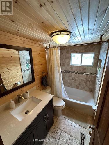 98 33Rd Street, Wasaga Beach, ON - Indoor Photo Showing Bathroom