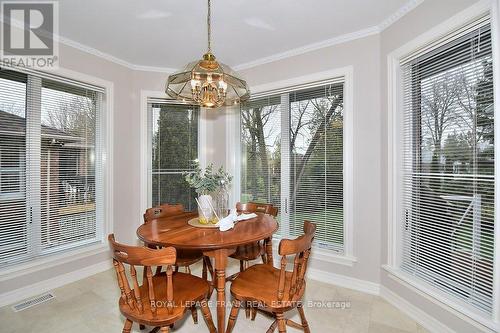 10 Olde Forest Lane, Kawartha Lakes, ON - Indoor Photo Showing Dining Room