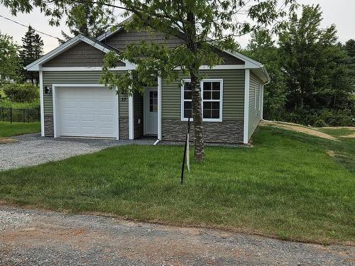 27 Perry Crescent, Stewiacke, NS 