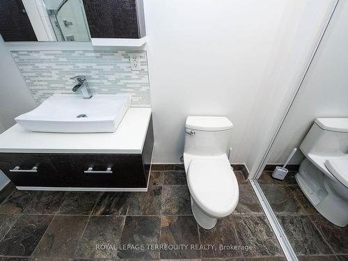 36 Sparklett Cres, Brampton, ON - Indoor Photo Showing Bathroom