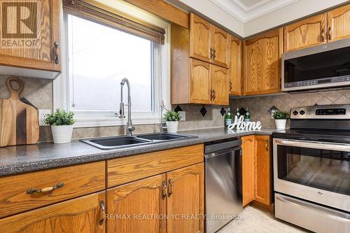 22 Westmeadow Dr, Kitchener, ON - Indoor Photo Showing Kitchen With Double Sink