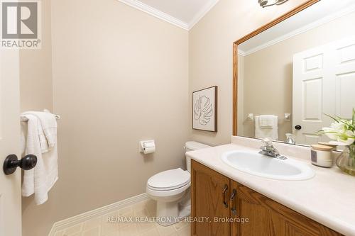 22 Westmeadow Dr, Kitchener, ON - Indoor Photo Showing Bathroom
