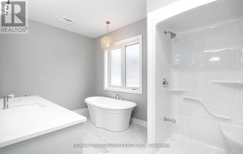 614 Old Course Trail, Welland, ON - Indoor Photo Showing Bathroom