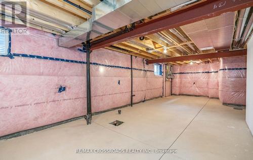 614 Old Course Trail, Welland, ON - Indoor Photo Showing Garage