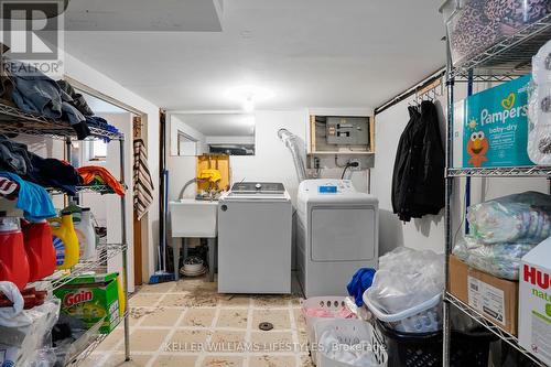 33 Wilson Ave S, Chatham-Kent, ON - Indoor Photo Showing Laundry Room