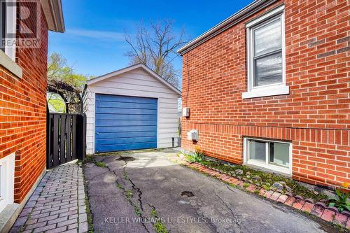 33 Wilson Ave S, Chatham-Kent, ON - Outdoor With Exterior