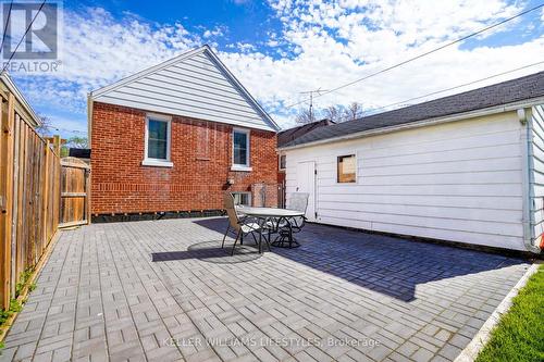 33 Wilson Ave S, Chatham-Kent, ON - Outdoor With Deck Patio Veranda With Exterior