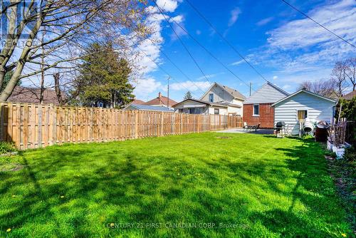 33 Wilson Avenue S, Chatham-Kent, ON - Outdoor