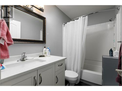 3180 De Montreuil Court Unit# 405, Kelowna, BC - Indoor Photo Showing Bathroom