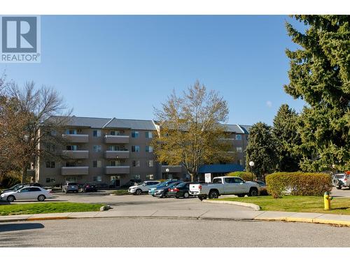 3180 De Montreuil Court Unit# 405, Kelowna, BC - Outdoor With Facade