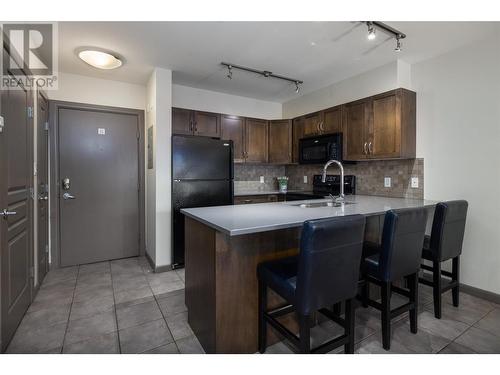 654 Cook Road Unit# 208, Kelowna, BC - Indoor Photo Showing Kitchen With Double Sink