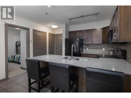 654 Cook Road Unit# 208, Kelowna, BC - Indoor Photo Showing Kitchen