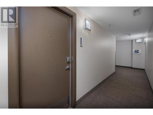 654 Cook Road Unit# 208, Kelowna, BC - Indoor Photo Showing Other Room