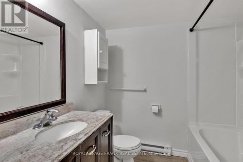 950 Sharon Crt, Smith-Ennismore-Lakefield, ON - Indoor Photo Showing Bathroom