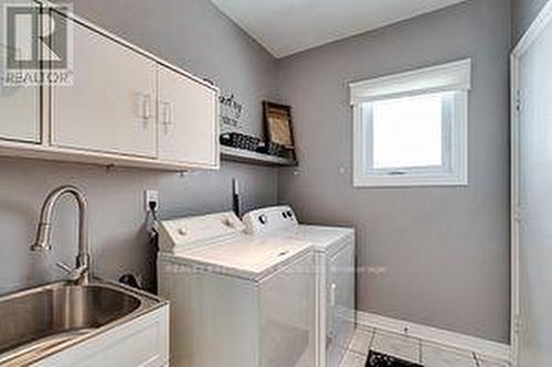 3173 Innisdale Rd, Mississauga, ON - Indoor Photo Showing Laundry Room