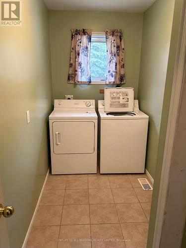 63 New Carlow Rd, Carlow/Mayo, ON - Indoor Photo Showing Laundry Room