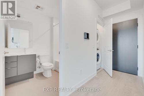 #705 -3220 William Coltson Ave, Oakville, ON - Indoor Photo Showing Bathroom
