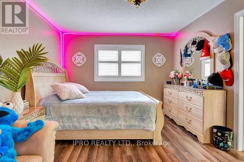 27 Hellyer Ave, Brampton, ON - Indoor Photo Showing Bedroom