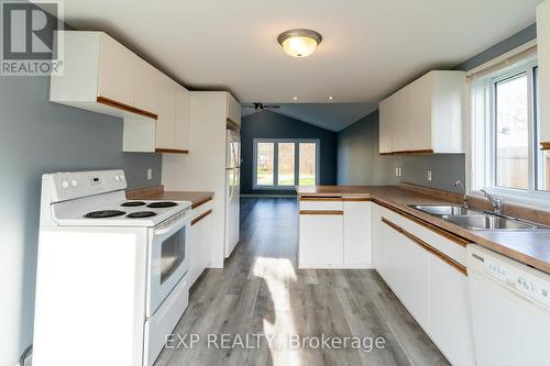 155 Neva Road, Fort Erie, ON - Indoor Photo Showing Kitchen With Double Sink