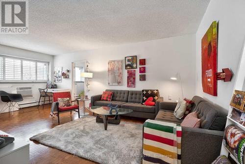 103 - 14 Norris Place, St. Catharines, ON - Indoor Photo Showing Living Room